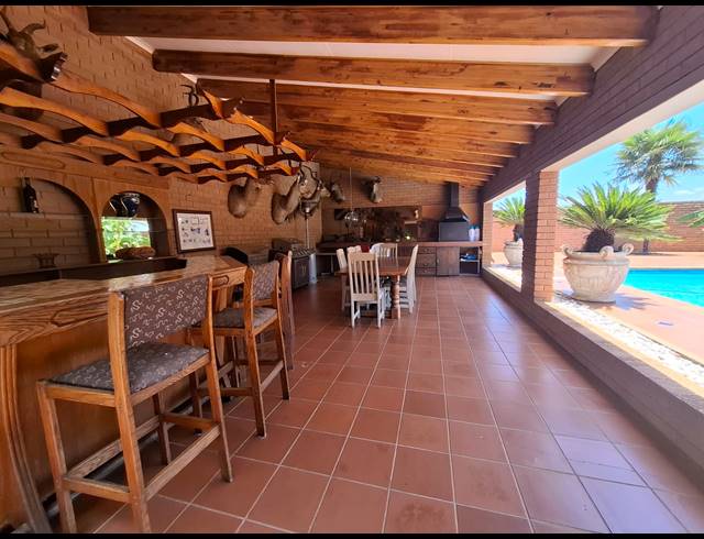 4 BEDROOM HOUSE FOR SALE IN VAN DER MERWES KROON